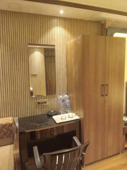 Ostro Inn Studio Apartment Kolkata Exterior photo